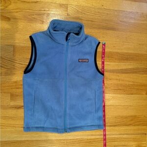 Vineyard Vines boys fleece vest size Medium.